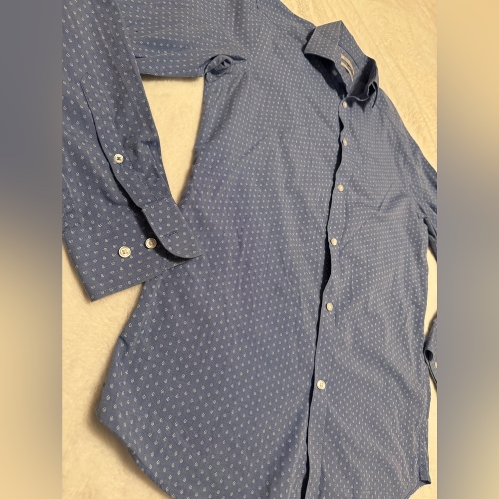 Mens Dress Shirt Size: S